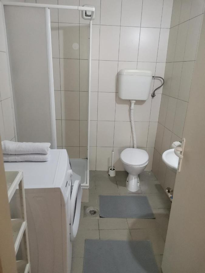 Faris Apartment โดนยี มิลาโนวัซ ภายนอก รูปภาพ