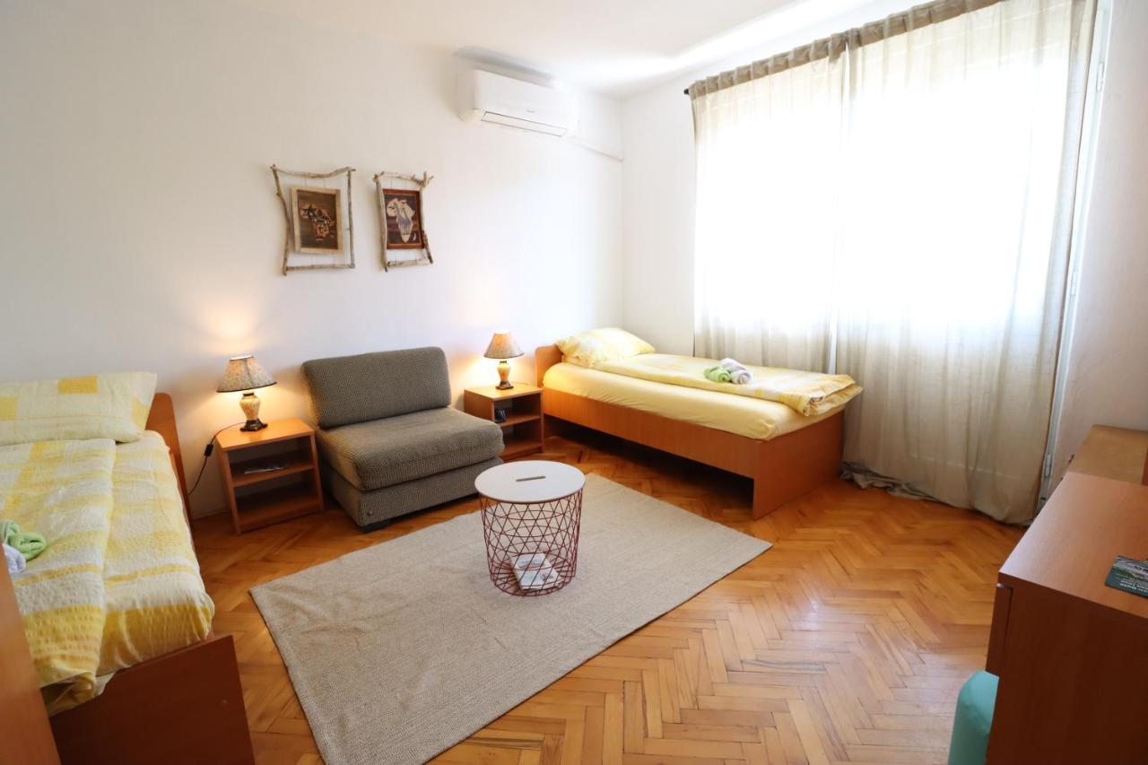 Faris Apartment โดนยี มิลาโนวัซ ภายนอก รูปภาพ