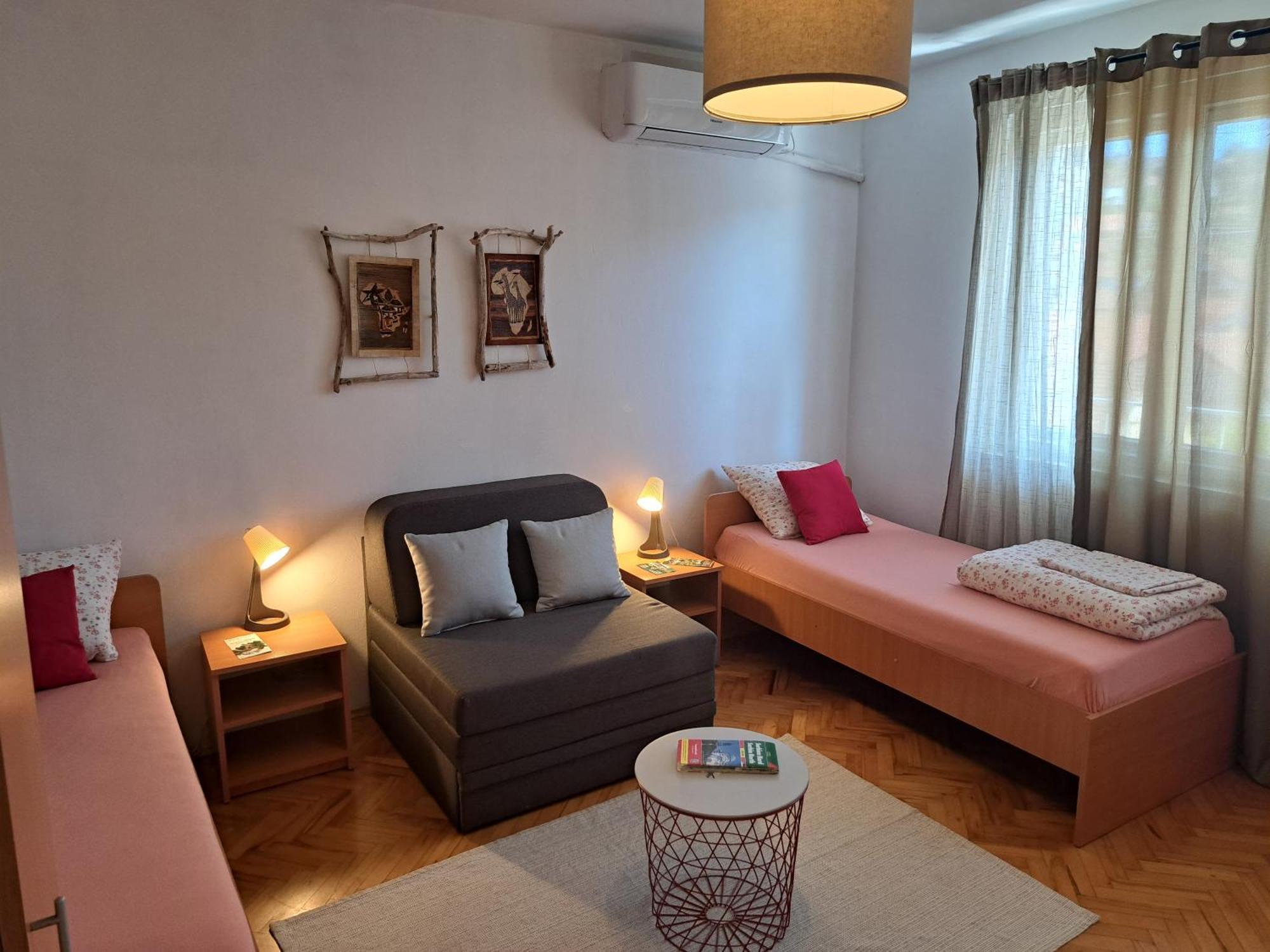 Faris Apartment โดนยี มิลาโนวัซ ภายนอก รูปภาพ