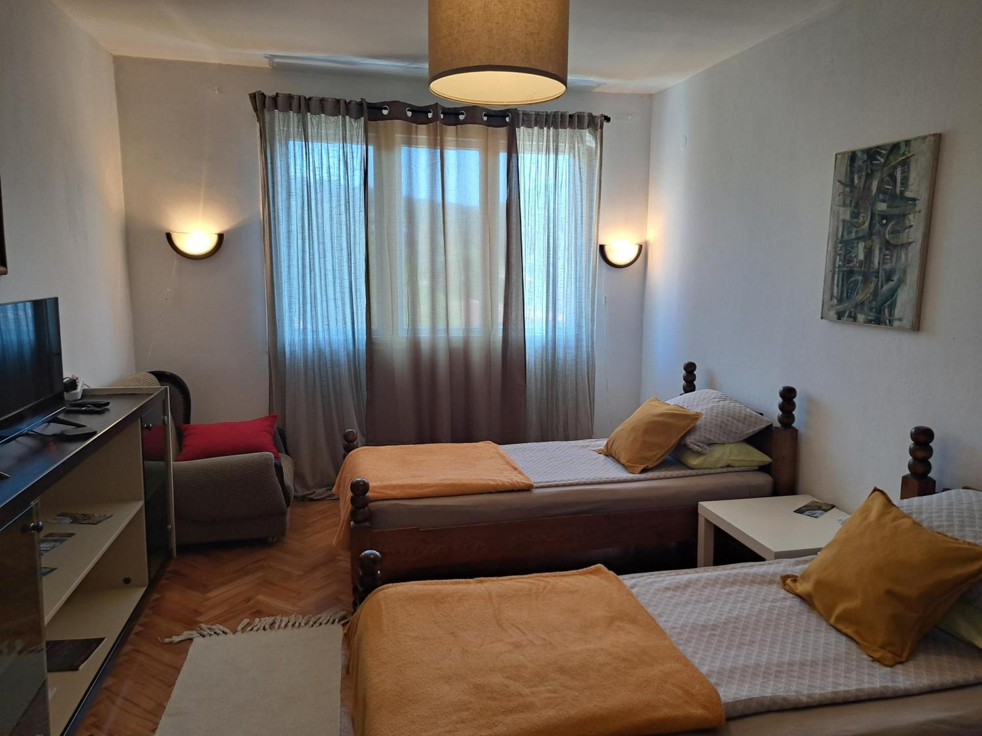 Faris Apartment โดนยี มิลาโนวัซ ภายนอก รูปภาพ